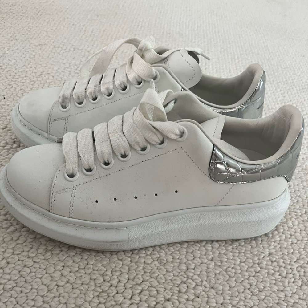 New Alexander McQueen size 7 - Picture 2 of 2